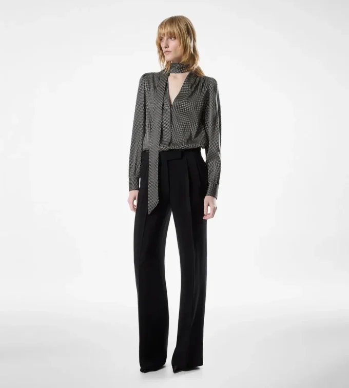 Blusa de seda con cuello en V y lavalier de manga larga Blusa de seda con cuello en V y lavalier de manga larga