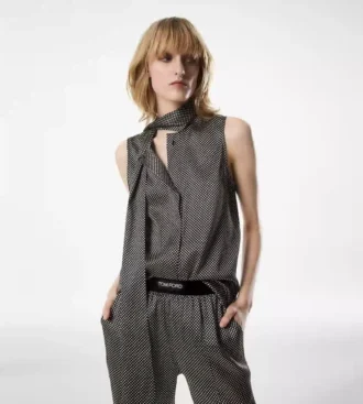 Blusa de seda sin mangas con lavalier