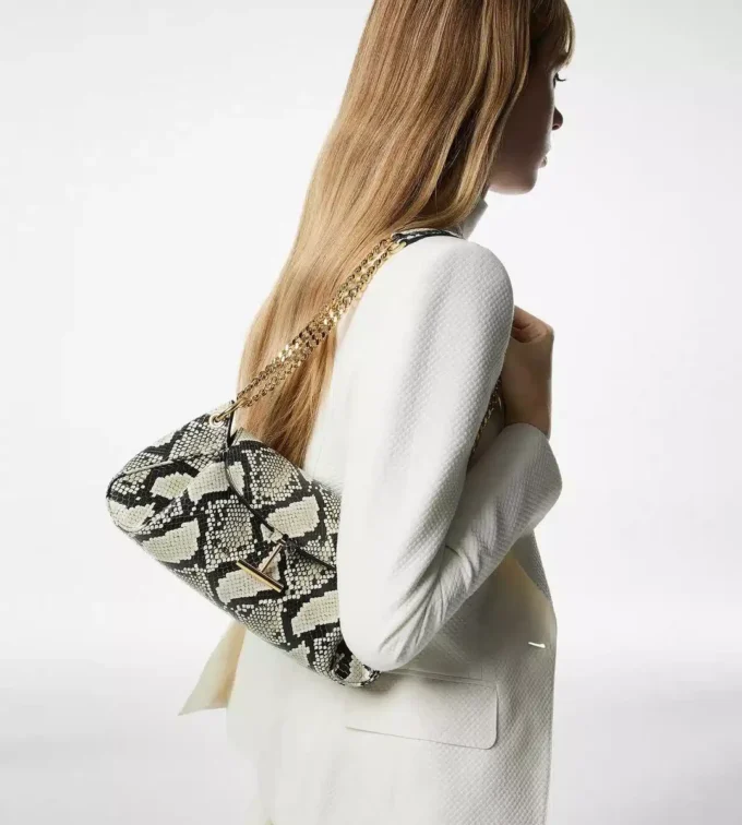 Bolso de hombro con cadena Tara de pitón estampado