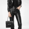Bolso pequeño con asa superior Aube de piel flexible Bolso pequeño con asa superior Aube de piel flexible