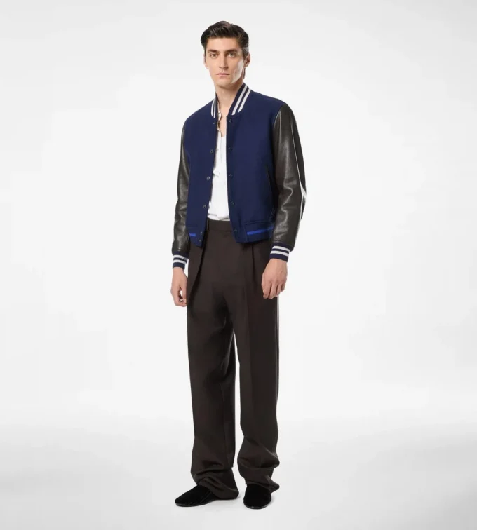 Bomber universitario con mangas de piel Bomber universitario con mangas de piel