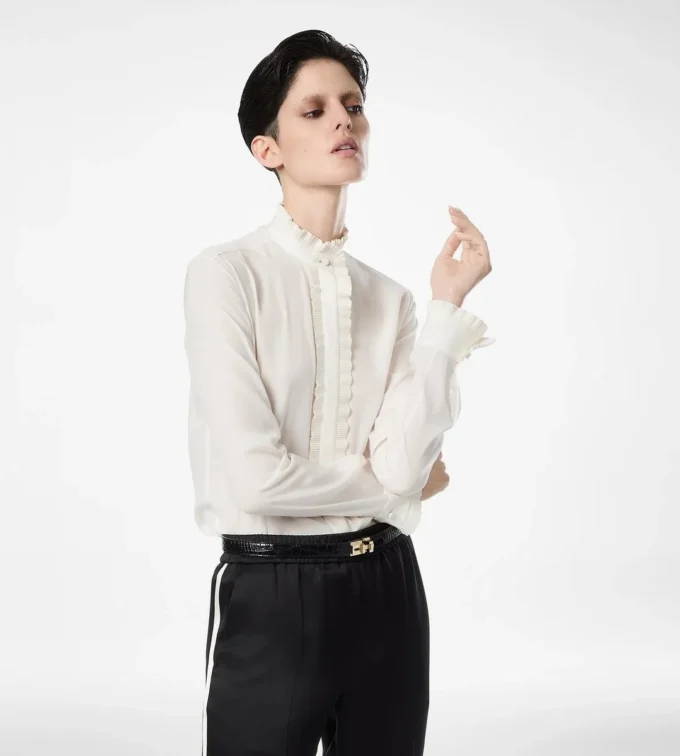 Camisa de crepé de seda con detalles plisados