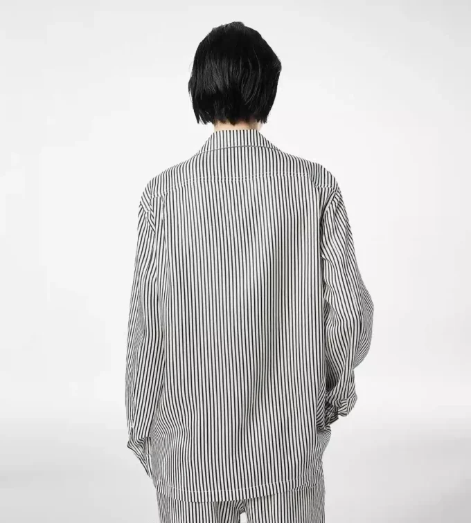 Camisa de pijama de seda a rayas con ribetes y logotipo TF bordado en tono Camisa de pijama de seda a rayas con ribetes y logotipo TF bordado en tono