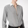 Camisa de seda a rayas con detalles en contraste Camisa de seda a rayas con detalles en contraste