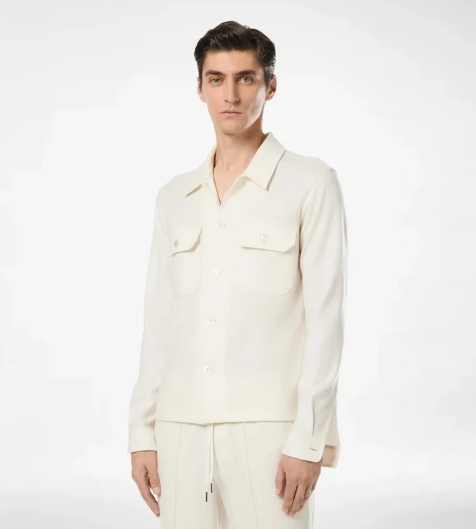 Camisa exterior con bolsillo en el pecho de cachemira Camisa exterior con bolsillo en el pecho de cachemira
