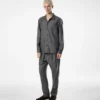 Pantalón ligero de seda teñida con hilo Pantalón ligero de seda teñida con hilo