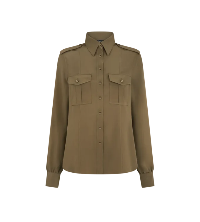 Camisa militar con bolsillos delanteros Camisa militar con bolsillos delanteros