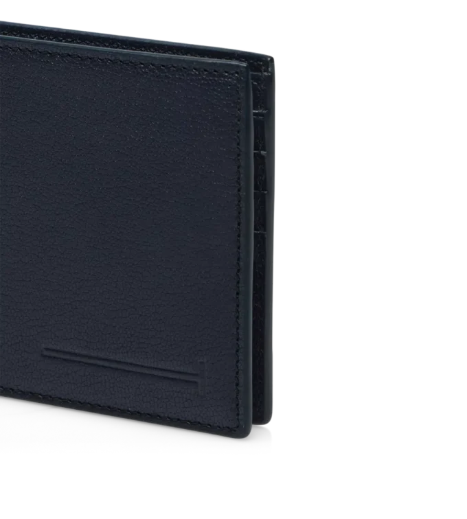 Cartera clásica con doble pliegue y línea T alargada de piel granulada flexible Cartera clásica con doble pliegue y línea T alargada de piel granulada flexible