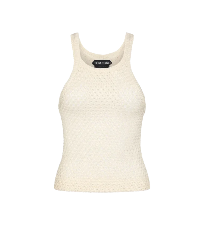 Chaleco con detalle metálico en forma de T característico