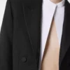 Chaqueta de esmoquin corta de doble botonadura en mezcla de lana y seda Chaqueta de esmoquin corta de doble botonadura en mezcla de lana y seda