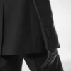 Chaqueta de esmoquin de lana y seda con botonadura sencilla Chaqueta de esmoquin de lana y seda con botonadura sencilla