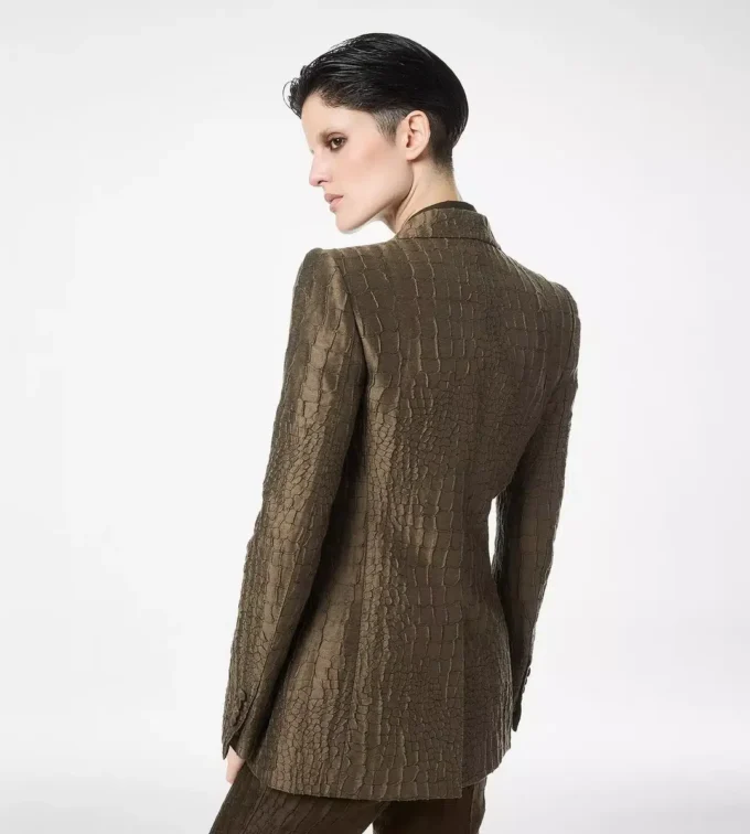 Chaqueta de un solo pecho con solapas en pico y jacquard de cocodrilo Chaqueta de un solo pecho con solapas en pico y jacquard de cocodrilo