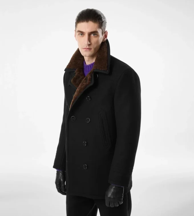 Chaqueta tipo peacoat de lana melton y piel de oveja Chaqueta tipo peacoat de lana melton y piel de oveja
