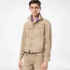 Chaqueta vaquera icónica lavada en color arena Chaqueta vaquera icónica lavada en color arena