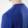 Cuello redondo de seda fluida Cuello redondo de seda fluida