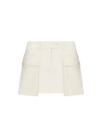 Minifalda con bolsillos grandes de parche