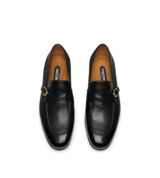 Mocasines con hebilla y banda retorcida Gigi de piel granulada flexible