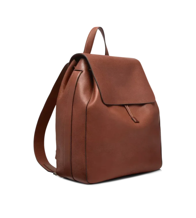 Mochila con solapa T-Line de piel granulada Mochila con solapa T-Line de piel granulada