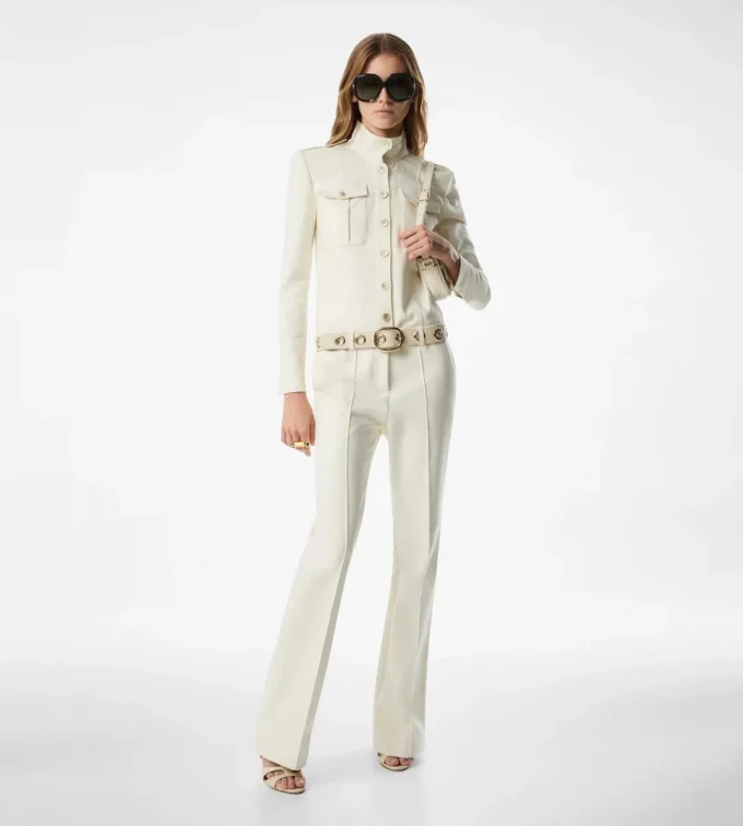 Mono safari con cuello alto
