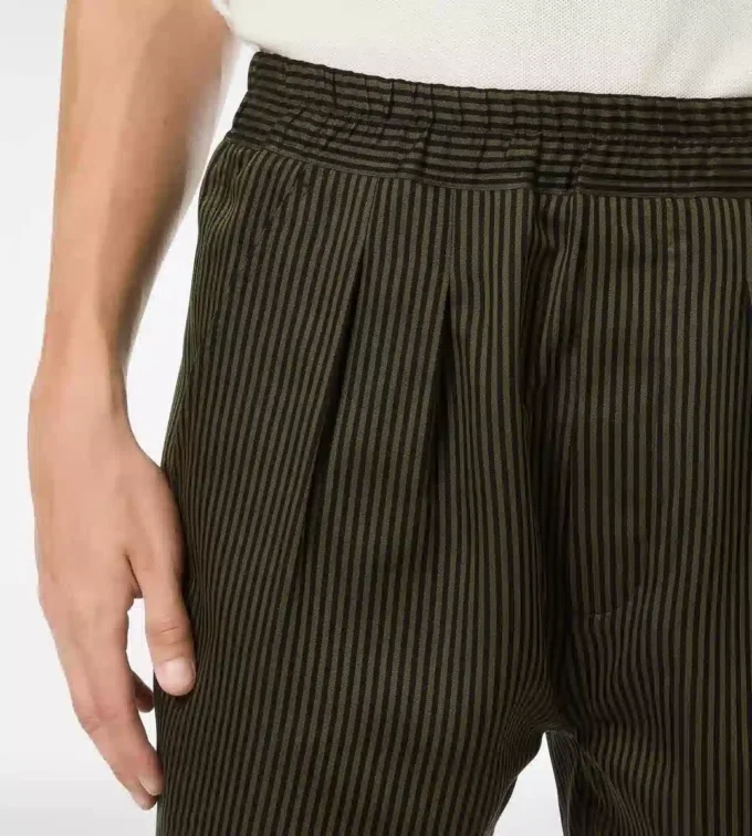 Pantalón de algodón y seda con rayas bengalíes y pliegues Pantalón de algodón y seda con rayas bengalíes y pliegues