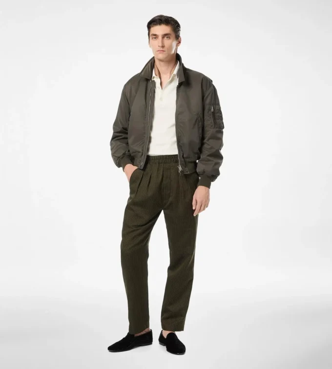 Pantalón de algodón y seda con rayas bengalíes y pliegues Pantalón de algodón y seda con rayas bengalíes y pliegues