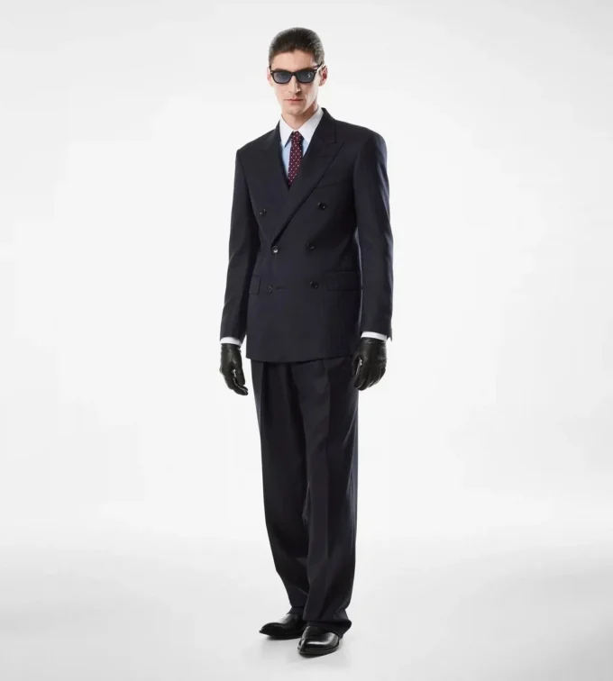 Pantalón sutil a rayas con doble pliegue Pantalón sutil a rayas con doble pliegue