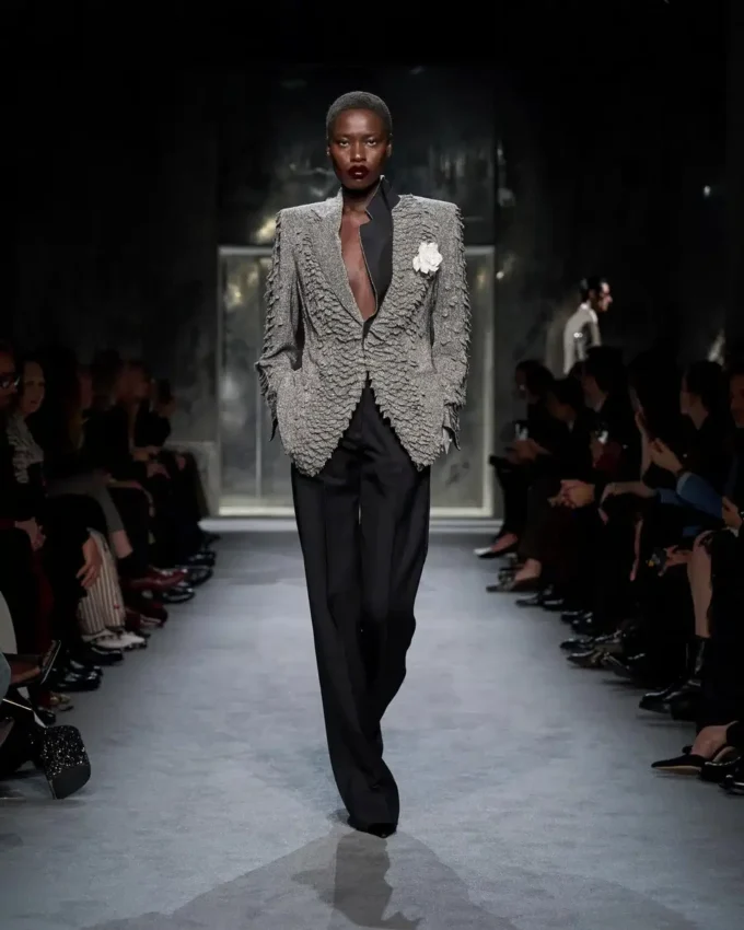 Pantalones de esmoquin de cintura alta de mezcla de lana y seda Pantalones de esmoquin de cintura alta de mezcla de lana y seda