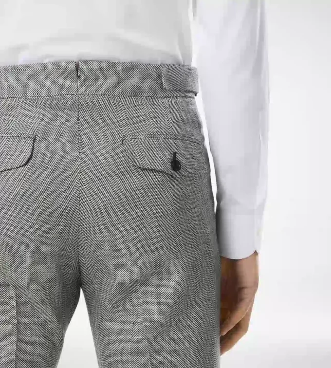 Pantalones de lana, seda y lino con tejido Sharkskin Pantalones de lana, seda y lino con tejido Sharkskin