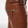 Pantalones moteros de piel de búfalo granulada Pantalones moteros de piel de búfalo granulada