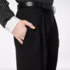 Pantalones rectos con pliegues relajados Sharp Grain De Poudre Pantalones rectos con pliegues relajados Sharp Grain De Poudre