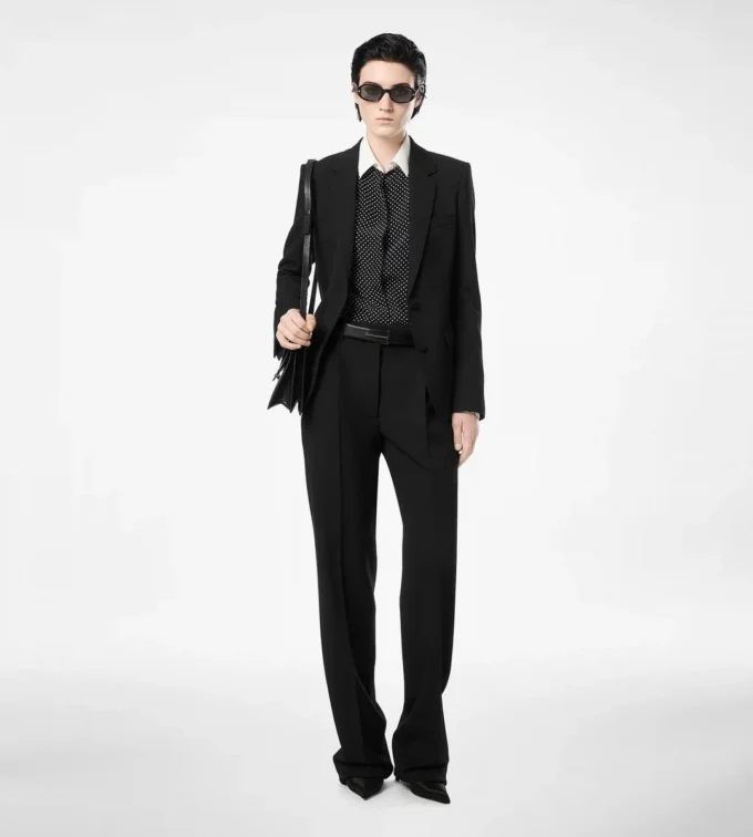Pantalones rectos con pliegues relajados Sharp Grain De Poudre Pantalones rectos con pliegues relajados Sharp Grain De Poudre