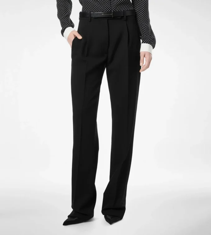 Pantalones rectos con pliegues relajados Sharp Grain De Poudre Pantalones rectos con pliegues relajados Sharp Grain De Poudre
