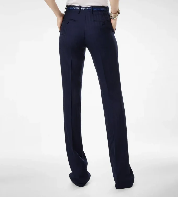 Pantalones rectos entallados de lana virgen con rayas tonales Pantalones rectos entallados de lana virgen con rayas tonales