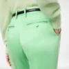 Pantalones rectos entallados de mezcla de algodón y seda lavada Pantalones rectos entallados de mezcla de algodón y seda lavada