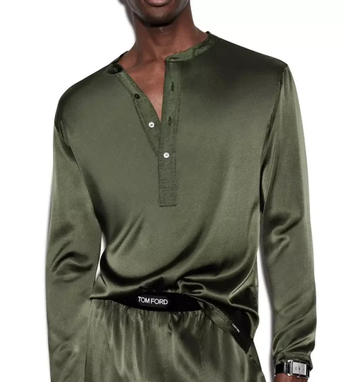 Pijama de seda Henley Pijama de seda Henley