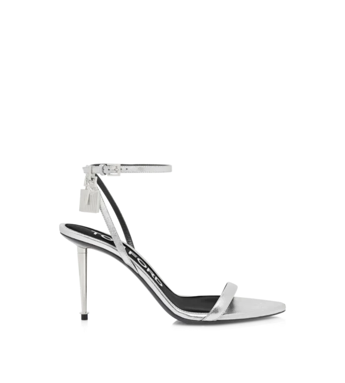 Sandalias con cierre de napa laminada
