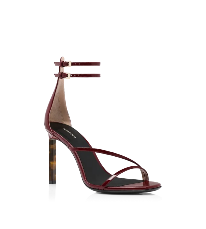 Sandalias de charol con correa al tobillo