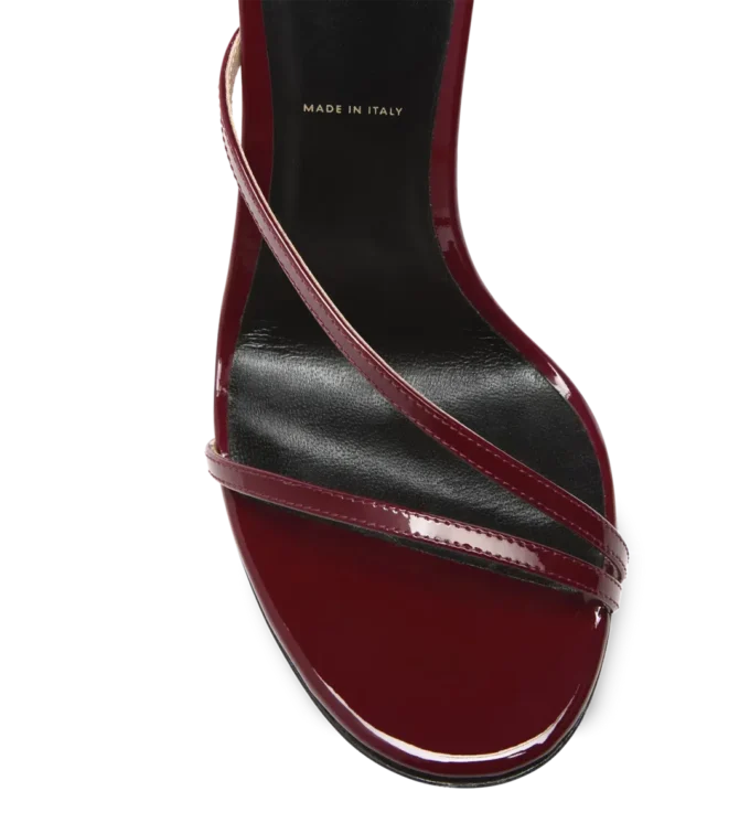 Sandalias de charol con correa al tobillo