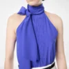 Top de seda con cuello halter y detalle plisado Top de seda con cuello halter y detalle plisado