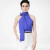 Top de seda con cuello halter y detalle plisado Top de seda con cuello halter y detalle plisado