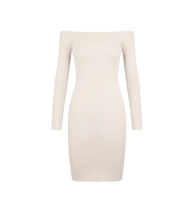 Vestido con hombros descubiertos