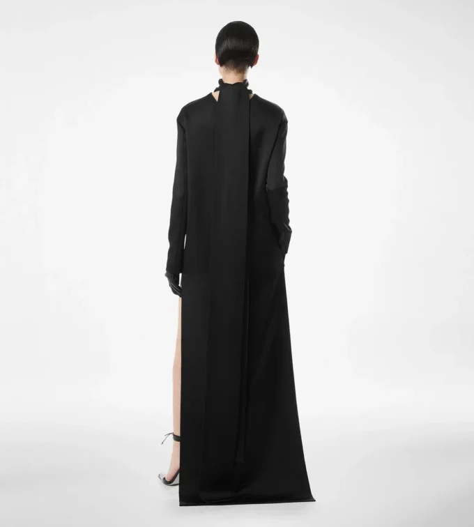 Vestido de cóctel brillante de crepé con cuello alto Vestido de cóctel brillante de crepé con cuello alto