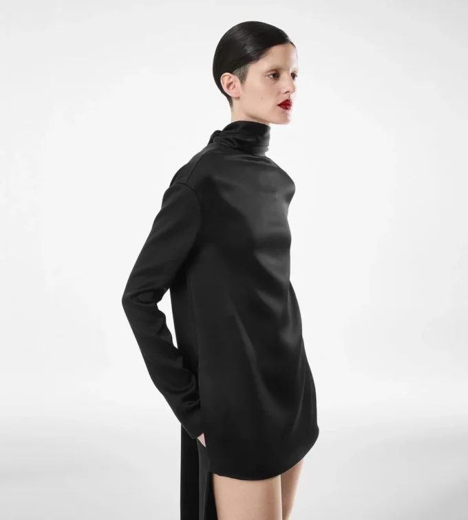 Vestido de cóctel brillante de crepé con cuello alto Vestido de cóctel brillante de crepé con cuello alto