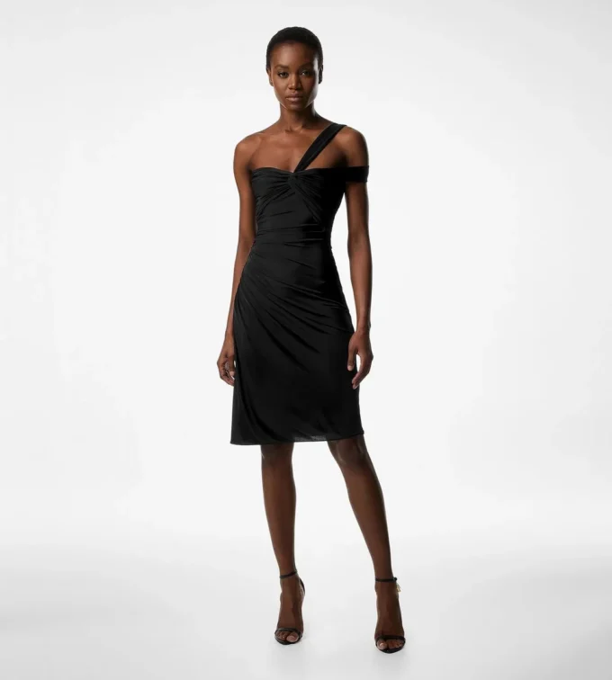 Vestido de cóctel con un solo hombro y detalle retorcido en la parte delantera Vestido de cóctel con un solo hombro y detalle retorcido en la parte delantera