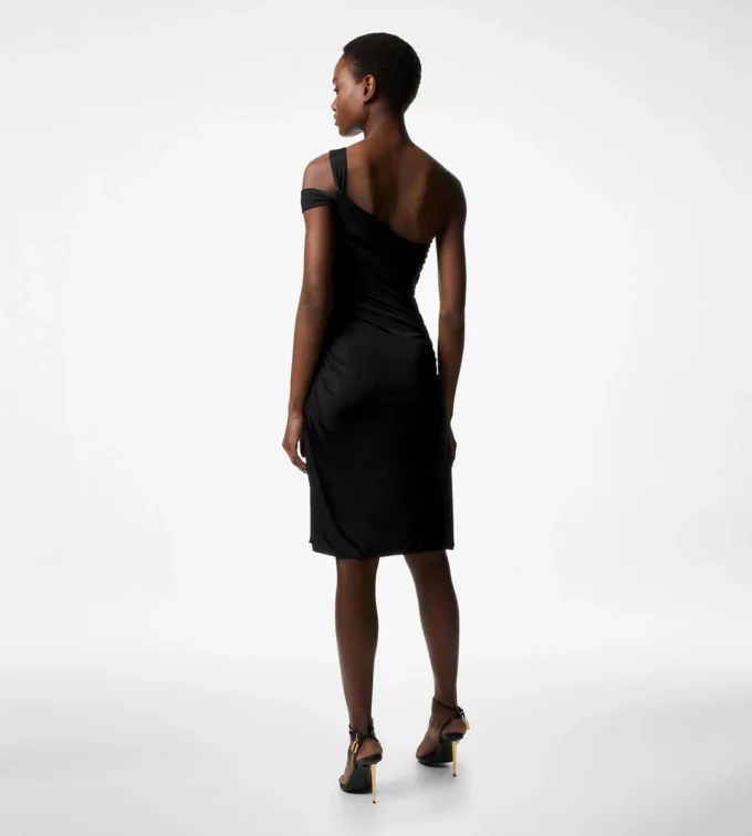 Vestido de cóctel con un solo hombro y detalle retorcido en la parte delantera Vestido de cóctel con un solo hombro y detalle retorcido en la parte delantera