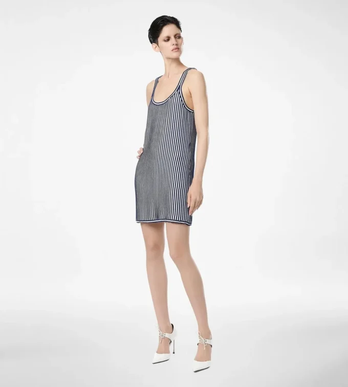 Vestido de cóctel sin mangas de seda con bordado de lentejuelas Vestido de cóctel sin mangas de seda con bordado de lentejuelas