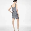 Vestido de cóctel sin mangas de seda con bordado de lentejuelas Vestido de cóctel sin mangas de seda con bordado de lentejuelas