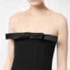 Vestido de cóctel sin tirantes de crepé pesado y satén Envers con detalle de lazo Vestido de cóctel sin tirantes de crepé pesado y satén Envers con detalle de lazo