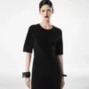 Vestido de cuello redondo de seda chenilla con relieve de pitón Vestido de cuello redondo de seda chenilla con relieve de pitón