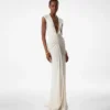 Vestido de noche con cuello en V profundo y tejido elástico «Sable» Vestido de noche con cuello en V profundo y tejido elástico «Sable»